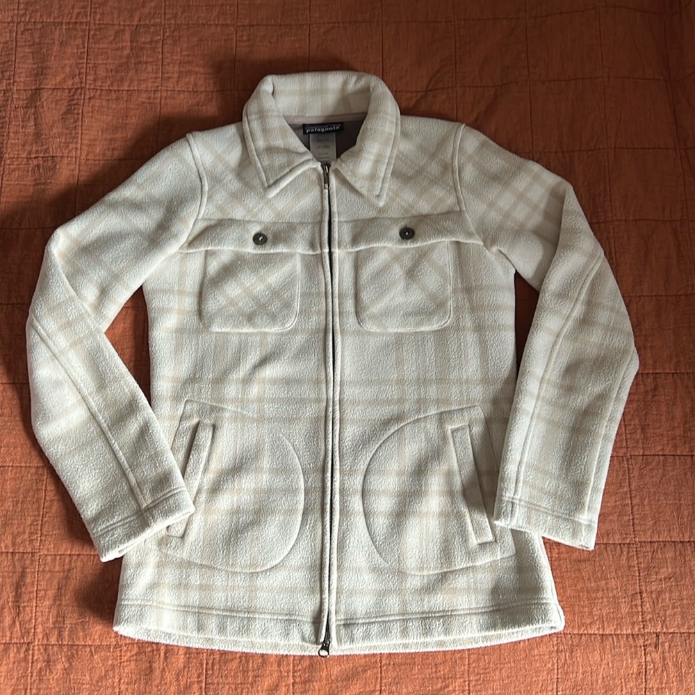 Patagonia cream low key XS fleece collared zip up “Shea” jacket with 4 pockets